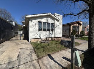 314 Green Valley Rd, Staten Island, NY 10312