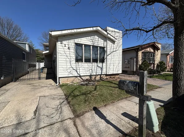 314 Green Valley Rd, Staten Island, NY 10312