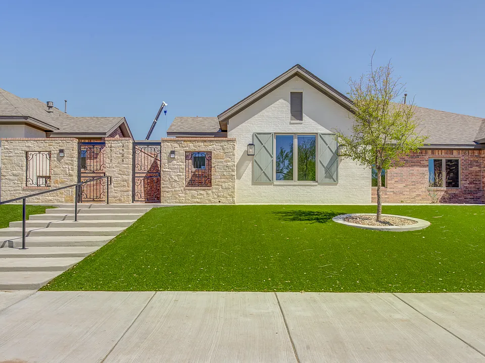 2508 N Meadow Dr