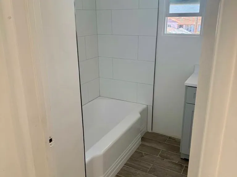 568 Margaret Ave #1 — Photo 15