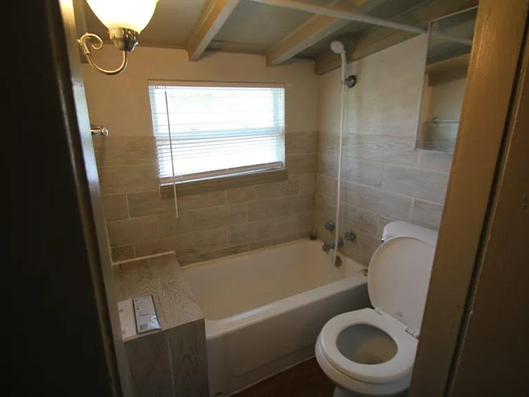 211 7th Ave N #5 — Photo 7