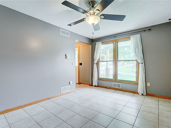4th image of 31 Turtle Creek Ln