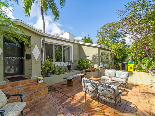 8900 NE 4th Ave, El Portal, FL 33138