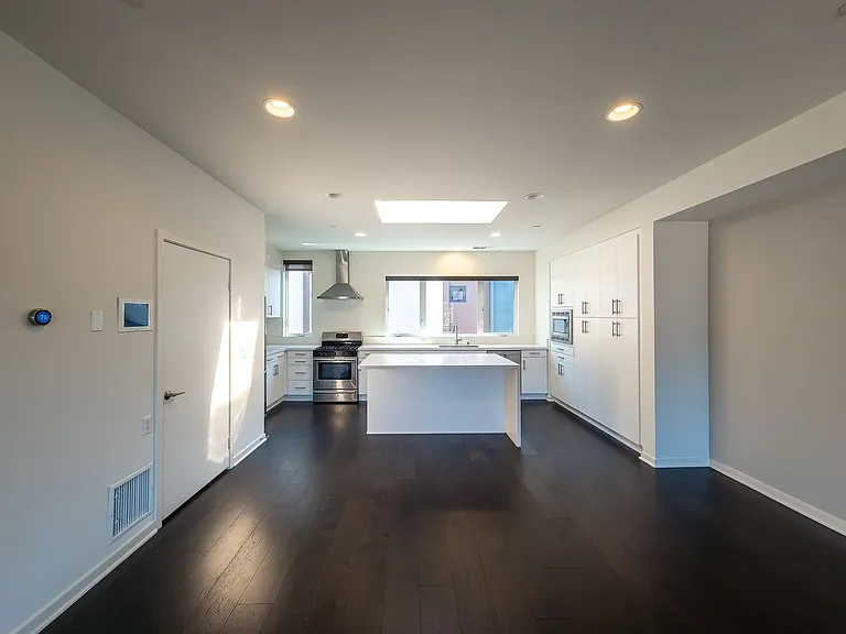 2926 Rowena Ave #2 — Photo 23