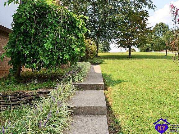 4th image of 131 Quail Run Cir