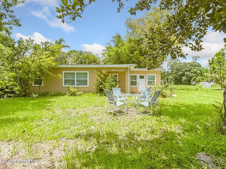175 NW Valencia Rd — Photo 24