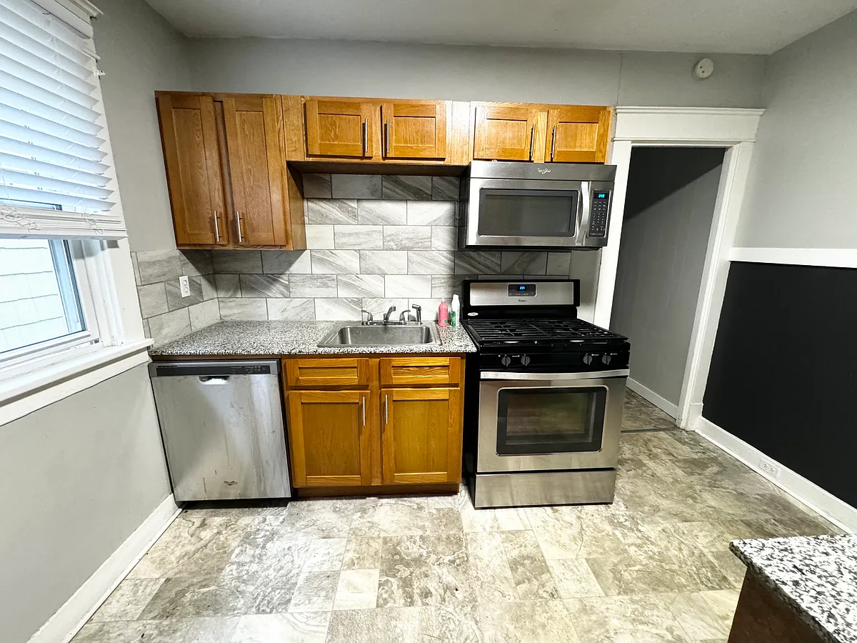 Building Photo - 230 Lovering Ave #1