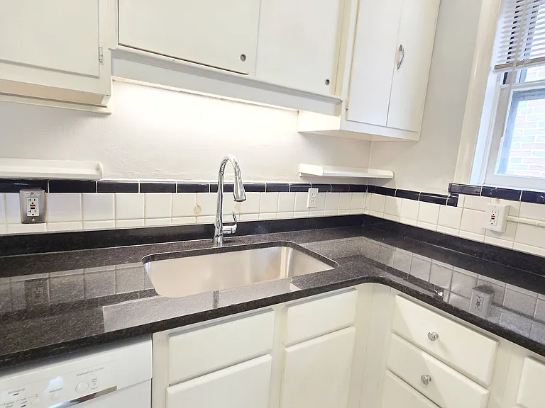 3529 Lawn Ave #3529 — Photo 4