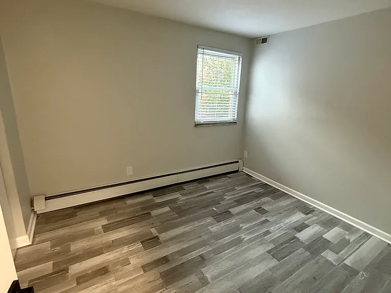 4808 Chalet Dr — Photo 5
