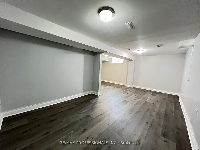 110 Springview Dr — Photo 22