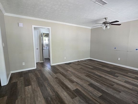 2nd image of 4131 Hicks Rd