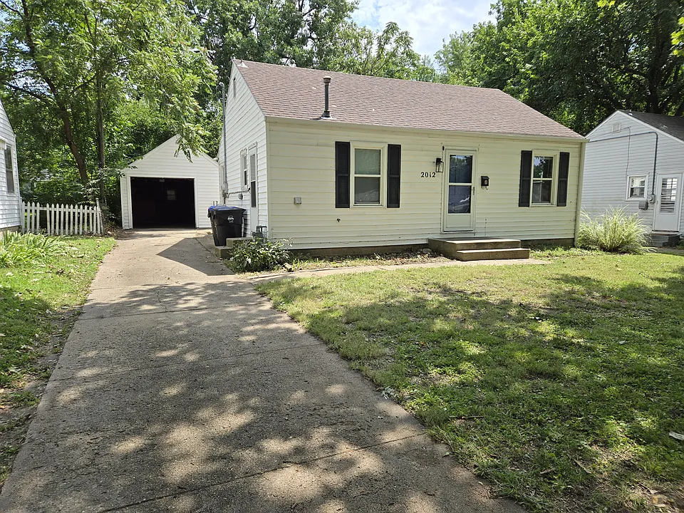 2012 SW Medford Ave