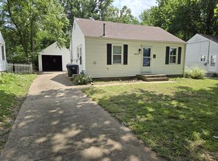 2012 SW Medford Ave, Topeka, KS 66604