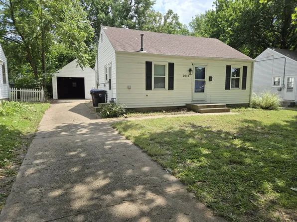 2012 SW Medford Ave, Topeka, KS 66604