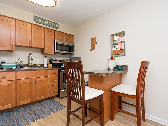 5th image of 219 S Payne St APT 303