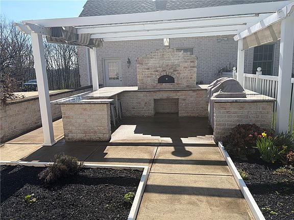 5th image of 104 Angerer Rd