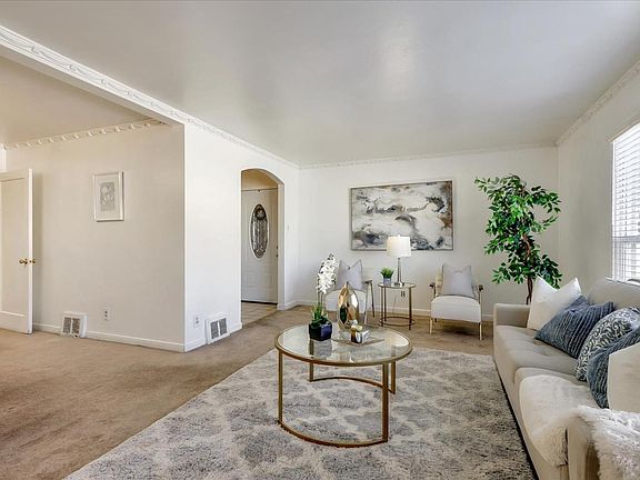 3rd image of 927 Sunnydale Ave