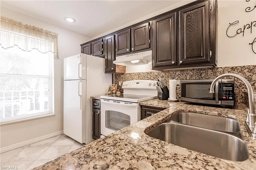2 bed, 2.0 bath, 843 sqft, $2,150 — Photo 3