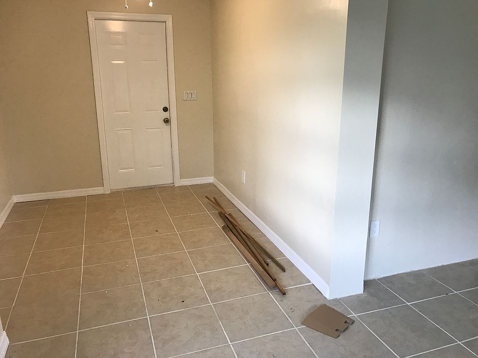 coming in from front door. Nice large entryway. door on back