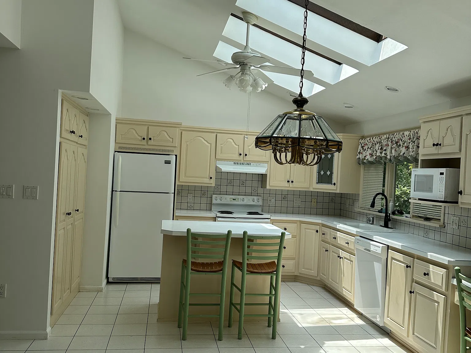 2 bed, $1,450 — Photo 4