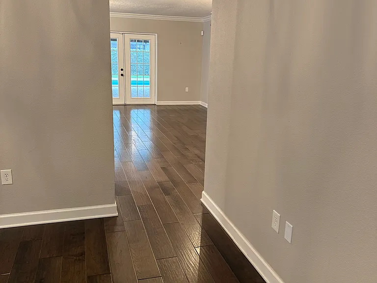 3320 W Knights Ave — Photo 3