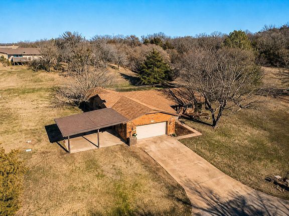 4th image of 819 N Lone Pine Dr