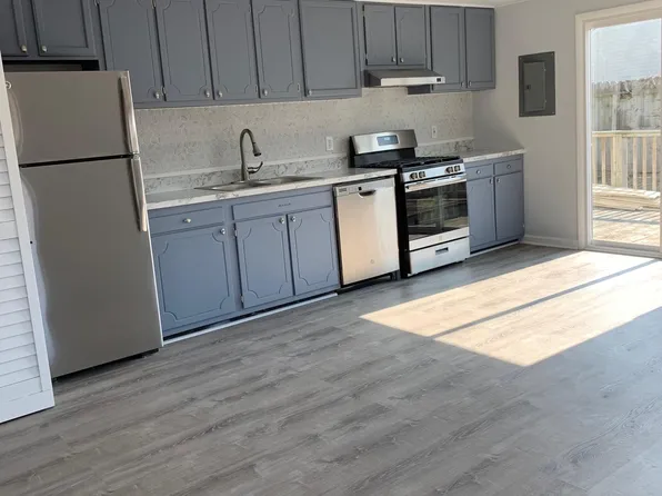 18 Somerset Ln, Hampton, VA 23669