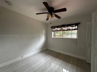 10321 SW 51st St, Miami, FL 33165