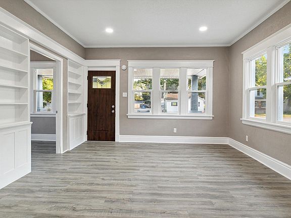 5th image of 2303 Lincolnway W