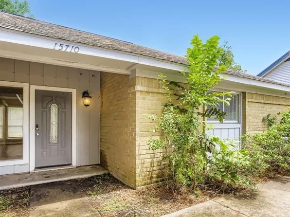 15710 Sandy Hill Dr, Houston, TX 77084