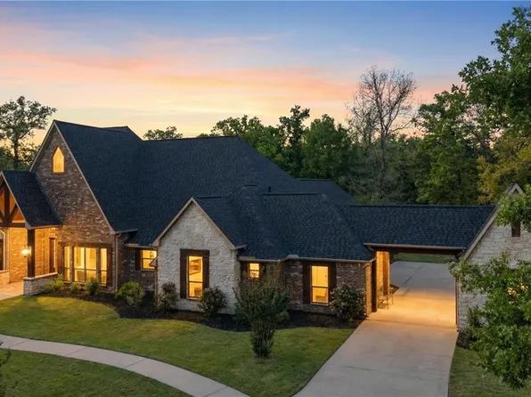 10682 Commonwealth Dr, Iola, TX 77861