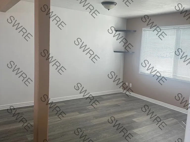 3280 Roosevelt Way #B — Photo 2