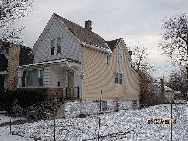 2nd image of 817 E 76th St