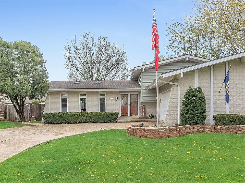 1st image of 525 Ca Crest Dr