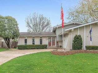 525 Ca Crest Dr, Shorewood, IL