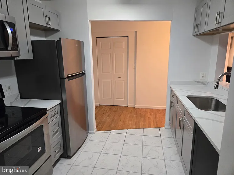 1101 Saint Paul St #302 — Photo 13