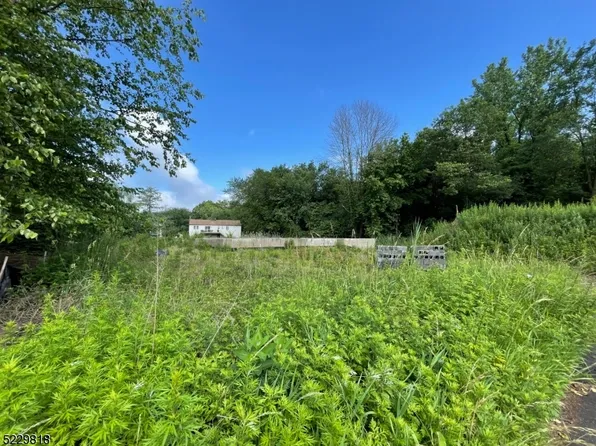 20 West Dr, Fairfield Twp., NJ 07004