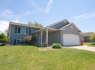 2988 Bandel Ct NW, Rochester, MN 55901