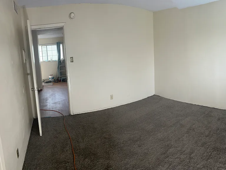 4209 Broadway Ave — Photo 3