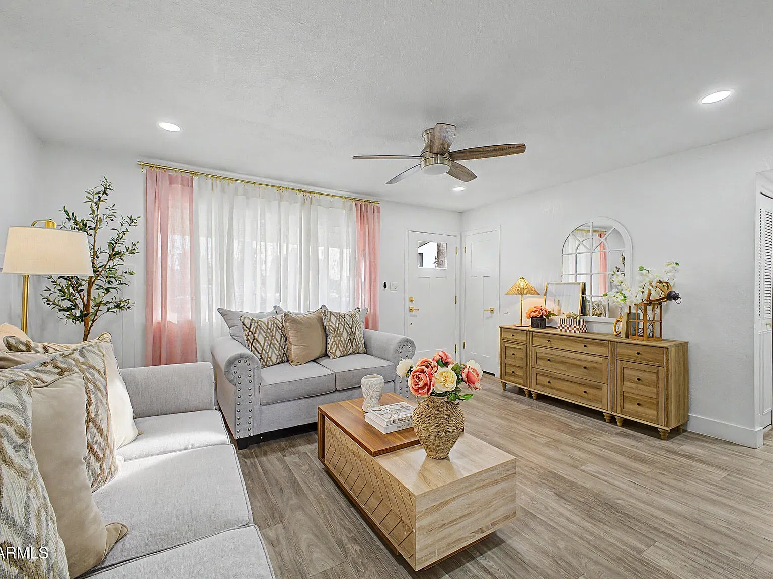 3 bed, 1380 sqft, $2,800 — Photo 4