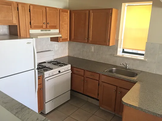 Rented by Metroline Realty | media 1