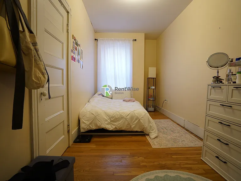 14 Foster St #1 — Photo 8