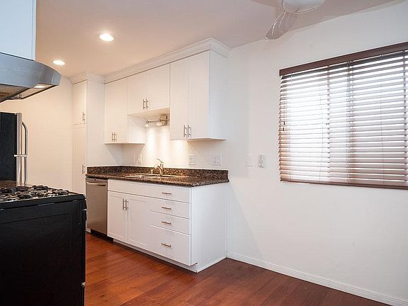 5th image of 863 Sapphire St APT 12
