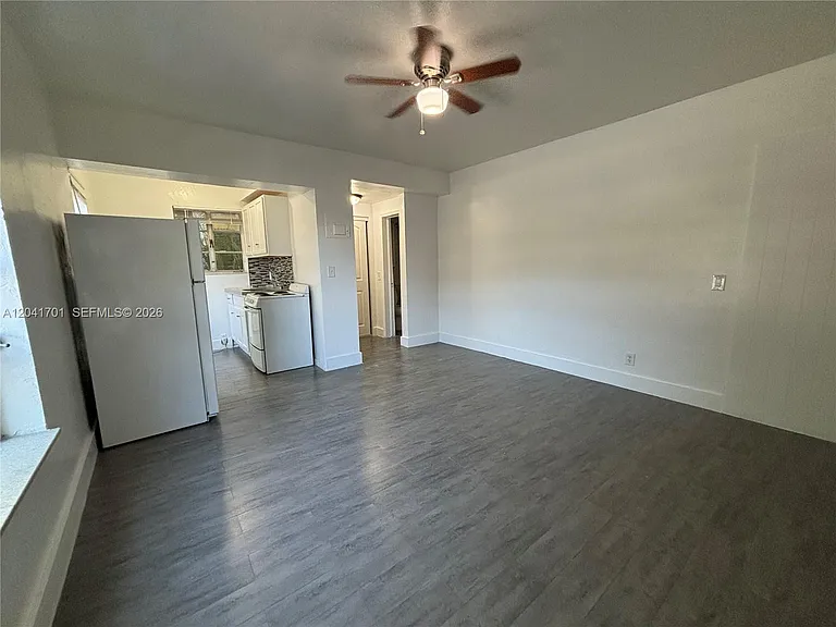 1843 Dewey St #102 — Photo 9