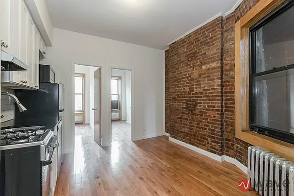 Rented by Wave Real Estate Group | media 27