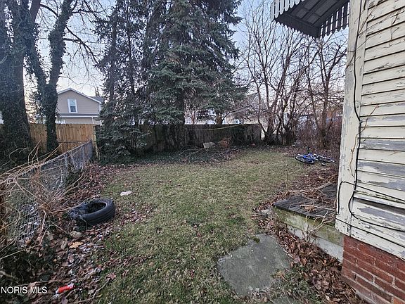 4th image of 219 Eastern Ave