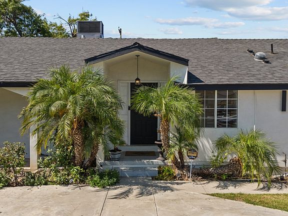 4th image of 8813 Katherine Ave