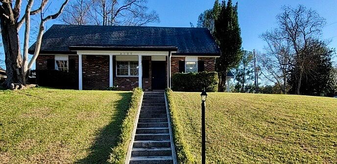 1st image of 2137 Crestwood Dr