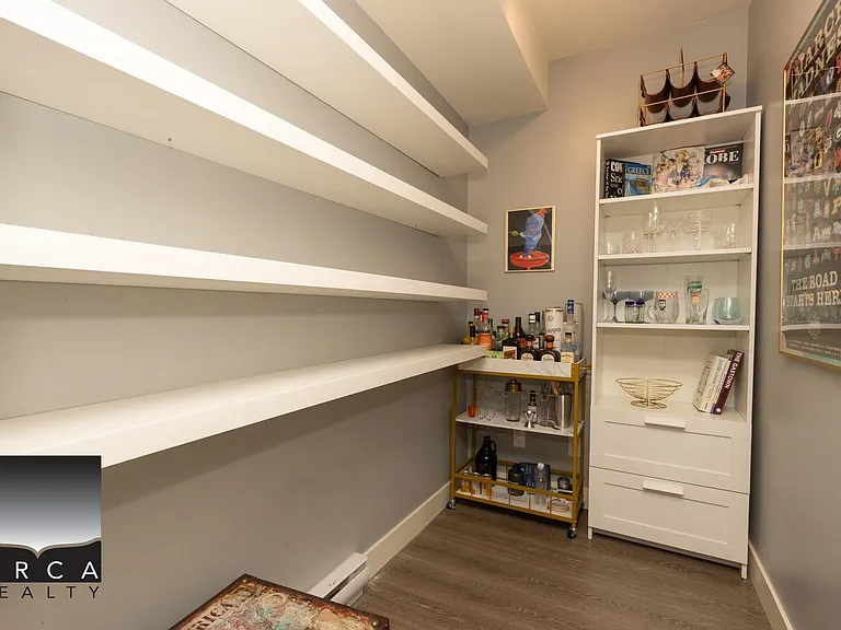 1588 Hastings St E #210 — Photo 11