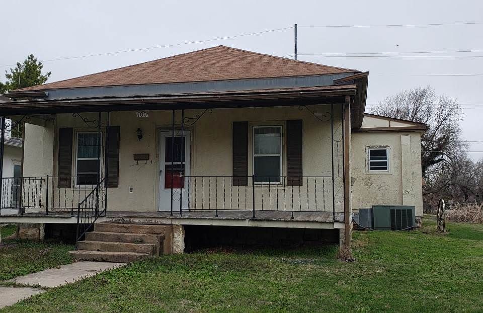 1st image of 700 S C St